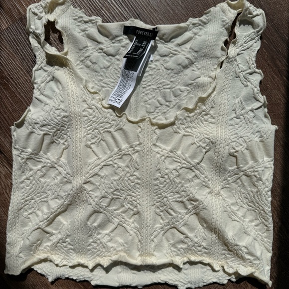 𝐅𝐨𝐫𝐞𝐯𝐞𝐫 𝟐𝟏 𝐒𝐞𝐚𝐦𝐥𝐞𝐬𝐬 𝐎𝐫𝐧𝐚𝐭𝐞 𝐂𝐫𝐨𝐩 𝐓𝐨𝐩 - Picture 1 of 5